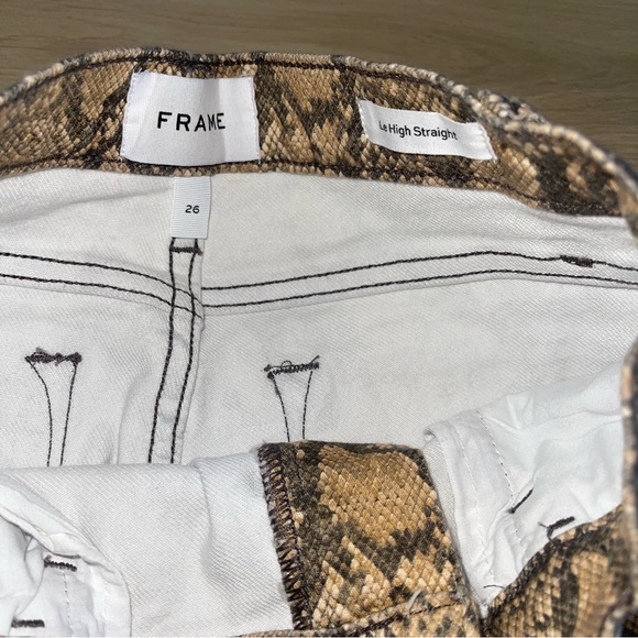 Frame Le High Straight-Leg Python-Print Coated Jeans 26 - Picture 8 of 13